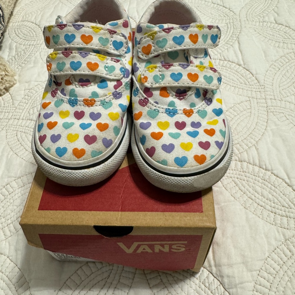 White hearted Vans